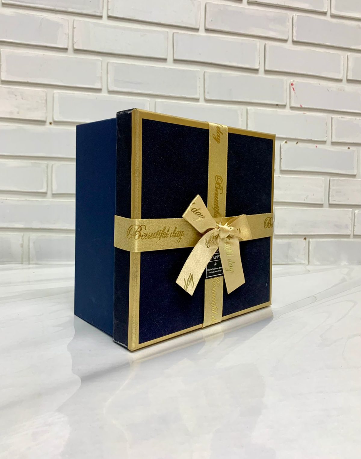 Изображение WhatsApp 2024-01-31 в 13.01.32_70e48834 Коробка подарочная 18х18х9 "Удачный подарок" — изображение 1